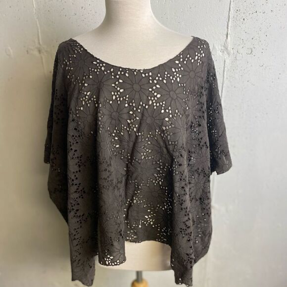 #512 LOVE SAM Oversized Eyelet Crop Top - Picture 2 of 6